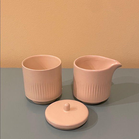 Brand New Citrine Elegant Cream Coloured Minimalist Sugar Dish and Creamer - Picture 4 of 5